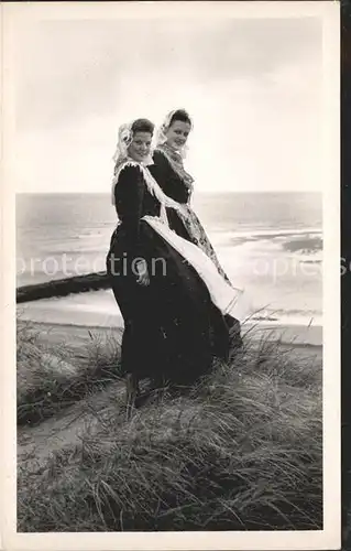 Borkum Frauen in Tracht Kat. Borkum