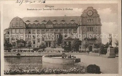 Glogau Niederschlesien Realschule mit Denkmal Friedrichs des Grossen /  /