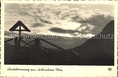 Muehlbach Hochkoenig Abendstimmung am Arthurhaus Mitterbergsattel Kreuz Kat. Muehlbach am Hochkoenig