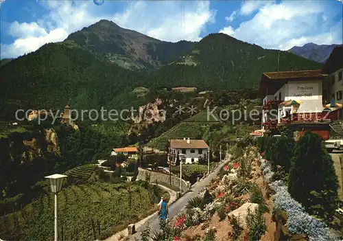 Merano Suedtirol mit Dorf Tirol und Schloss Kat. Merano