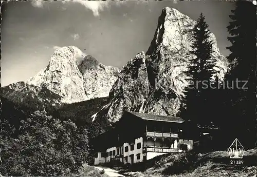 Hinterbaerenbad mit Totenkirchl und Kleine Halt Kaisertal Kat. Kaisertal