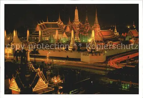 Bangkok Emerald Buddha Temple at Night Kat. Bangkok