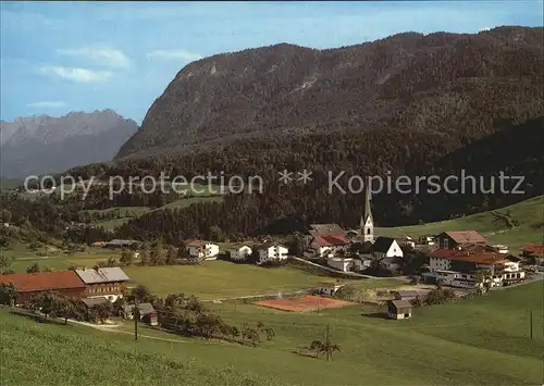 Hinterthiersee Ortsansicht mit Kirche Blick auf Wilden Kaiser Kaisergebirge Kat. Thiersee Tirol