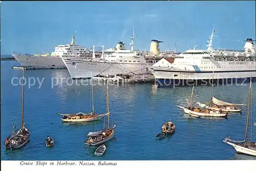 Nassau Bahamas Cruise Ships in Harbour Passagierschiffe im Hafen