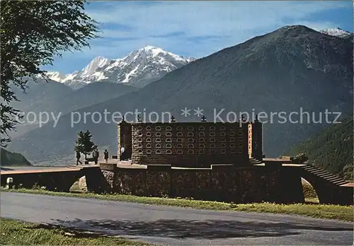 Vinschgau Suedtirol Krieger Denkmal mit Ortler