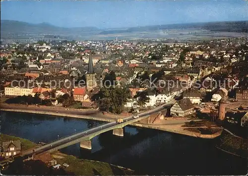 Holzminden Weser Stadtbild mit Weserbruecke Fliegeraufnahme Kat. Holzminden