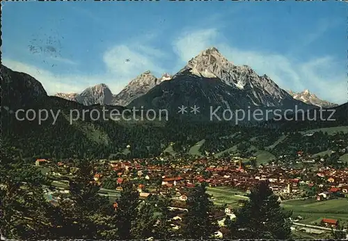 Mittenwald Karwendel Tirol mit Wettersteinspitze und Alpspitze Kat. Schwaz