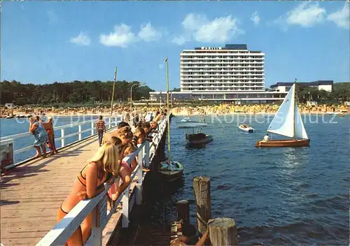 Timmendorfer Strand Seebruecke mit Hotel Maritim Kat. Timmendorfer Strand