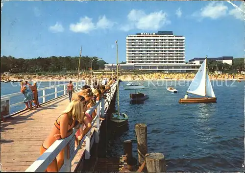 Timmendorfer Strand Seebruecke mit Hotel Maritim Kat. Timmendorfer Strand