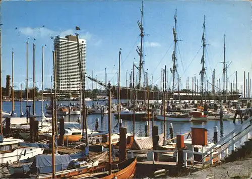 Travemuende Ostseebad Yachthafen mit Passat Kat. Luebeck