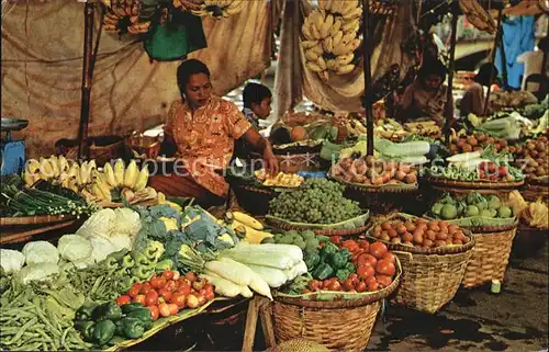 Bangkok Boat Women Vendors Weekend market Kat. Bangkok