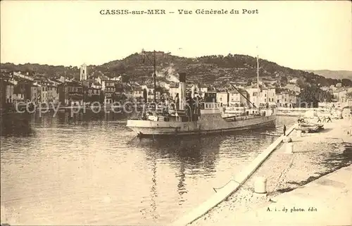 Cassis sur Mer Vue generale du Port Bateau