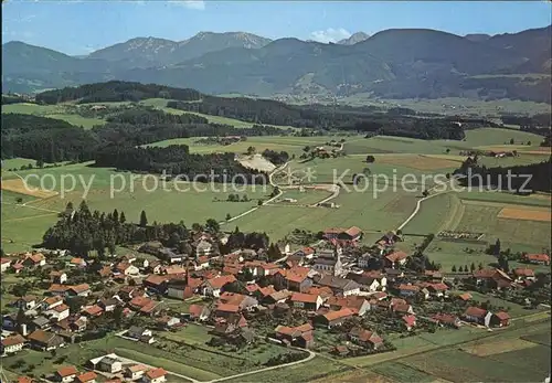 Grabenstaett Chiemsee Alpenpanorama Fliegeraufnahme / Grabenstaett /Traunstein LKR