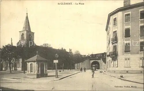 Saint Clement sur Guye La Place Eglise Kat. Saint Clement sur Guye