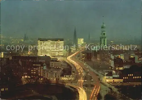 Hamburg Fliegeraufnahme mit Kirchen bei Nacht Kat. Hamburg