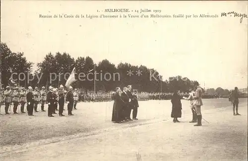 Mulhouse Muehlhausen Remise de la Croix de la Legion d honneur a la Veuve d un Mulhousien Kat. Mulhouse
