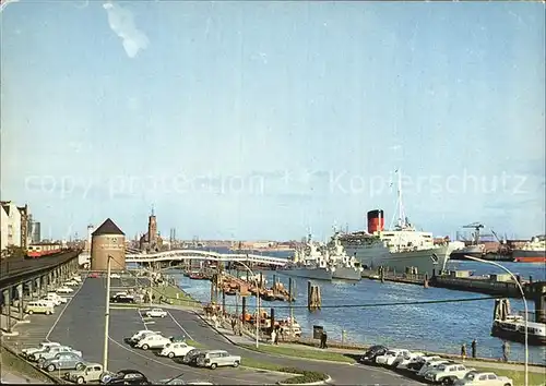 Hamburg Passagierschiff ueberseebruecke Kat. Hamburg