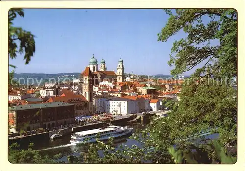 Passau Rathaus und Dom St Stephan Fahrgastschiff Kat. Passau