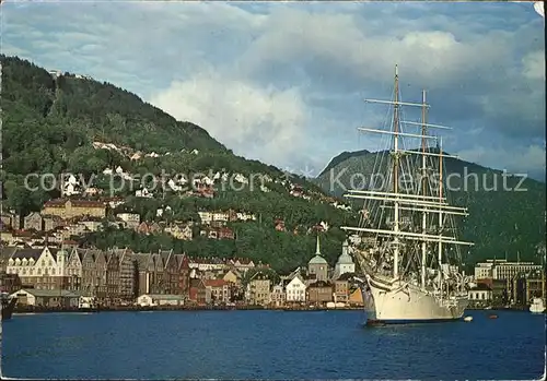 Bergen Norwegen Skoleskipet Statsrad Lehmkuhl til ankers i Vagen Kat. Norwegen