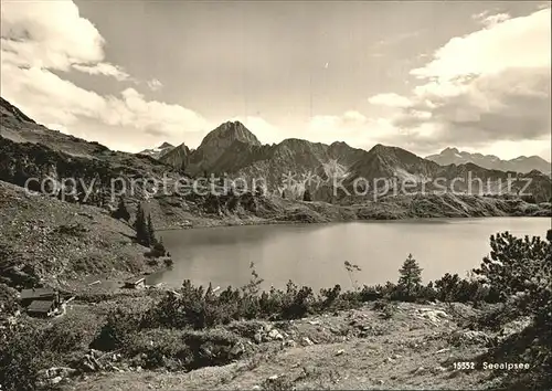 Seealpsee Fischerhuette mit Hoefats Nebelhorngebiet  Kat. Schwende