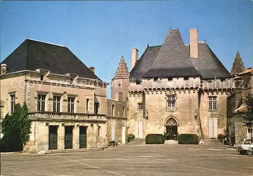 Barbezieux Saint Hilaire Chateau construit vers le XVernes  Kat. Barbezieux Saint Hilaire
