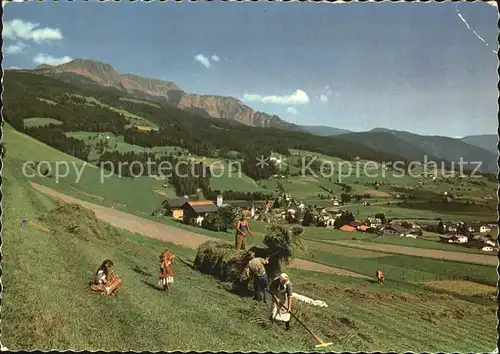 Sarnthein Dorf und Burg Reineck mit der Sarnerscharte