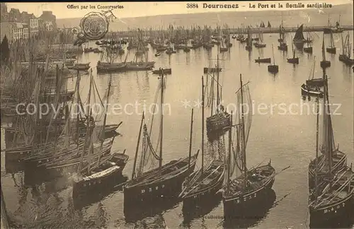 Douarnenez Le Port et la flottille sardiniere Bateaux Hafen Boote Kat. Douarnenez