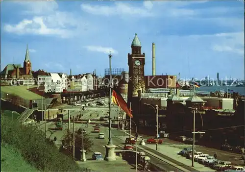 Hamburg An den St Pauli Landungsbruecken Kat. Hamburg