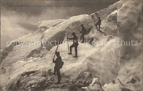 Chamonix Dans les Seracs du Glacier des Bossons Bergsteiger Gletscher Kat. Chamonix Mont Blanc