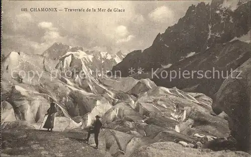 Chamonix Traversee de la Mer de Glace Bergsteiger Gletscher Kat. Chamonix Mont Blanc