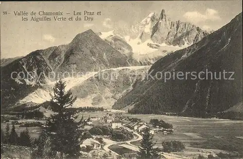 Chamonix Panorama de la vallee Les Praz et les Aiguilles Verte et du Dru Kat. Chamonix Mont Blanc