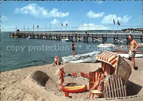 Pelzerhaken Strand mit Seebruecke Kat. Neustadt in Holstein