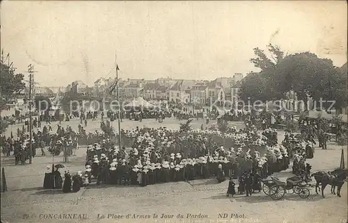 Concarneau Finistere Place d Armes le Jour du Pardon Kat. Concarneau