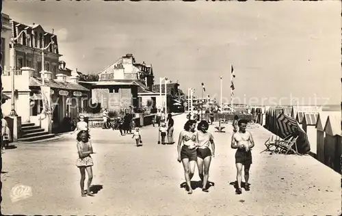 Lion sur Mer Promenade et les cabines Kat. Lion sur Mer