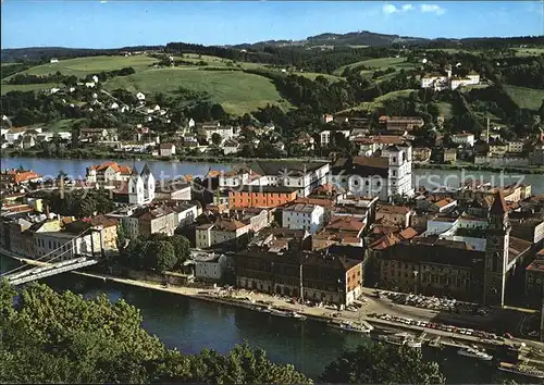 Passau Dreifluessestadt Fliegeraufnahme mit Donau und Inn Kat. Passau