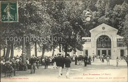 Luchon Haute Garonne Pendant la musique aux Quinconces Kat. Bagneres de Luchon