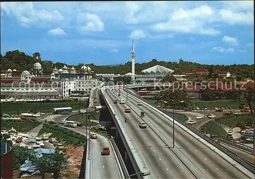 Kuala Lumpur Fliegeraufnahme Autobahn mit Bahnhof Kat. Kuala Lumpur