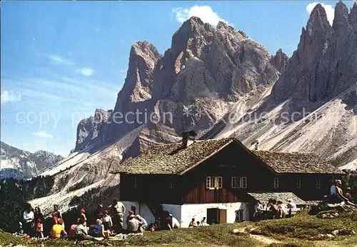 Brogleshuette Rifugio Malga Brogles Dolomiten Geisler Gruppe