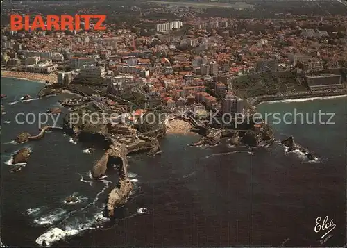 Biarritz Pyrenees Atlantiques Rocher de la Vierge Plage du Port Vieux Grande Plage Cote des Basques vue aerienne Kat. Biarritz