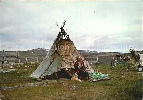 Norwegen Norge Sametelt A Lapp and his dog by their tent Kat. Norwegen