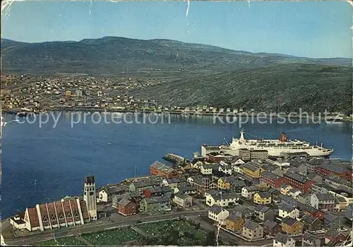 Hammerfest Parti fra byen med kirken til venstre Kirche Hafen Faehre Fliegeraufnahme Kat. Hammerfest