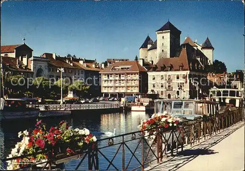 Annecy Haute Savoie Les rives du Thiou Embarcadere des bateaux du lac Chateau Kat. Annecy