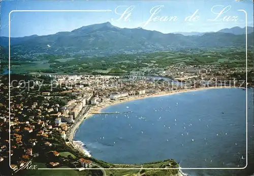 Saint Jean de Luz Station balneaire de la Cote Basque au fond la Rhune Montagnes vue aerienne Kat. Saint Jean de Luz