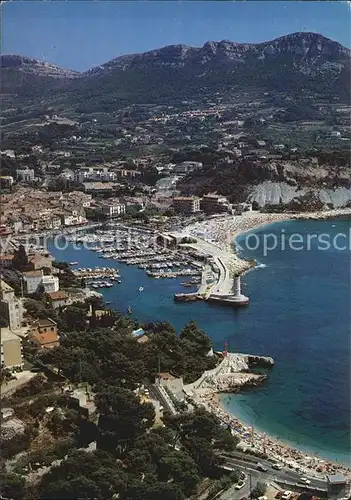 Cassis sur Mer Port Montagnes vue aerienne