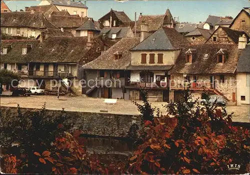 Argentat Vieilles Maisons au bord de la riviere Kat. Argentat