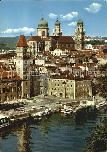 Passau mit Rathaus und Dom Kat. Passau