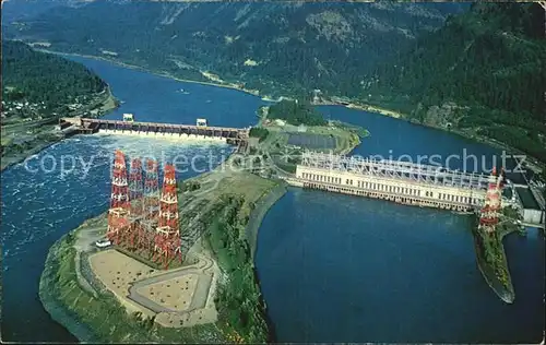 Hood River Bonneville Dam over the Columbia River aerial view Kat. Hood River
