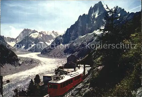 Chamonix Chemin de fer du Montenvers Mer de Glace Grandes Jorasses Dent du Geant Grands Charmoz Gletscher Kat. Chamonix Mont Blanc
