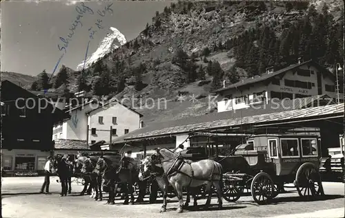 Zermatt VS Bahnhofsplatz mit Pferdekutschen Matterhorn Walliser Alpen Kat. Zermatt