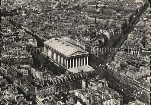 Paris en avion sur la ville Eglise de la Madeleine Rue Royale Boulevard de la Madeleine Kat. Paris